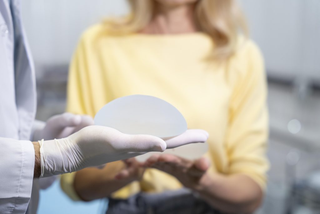 How long do breast implants last?